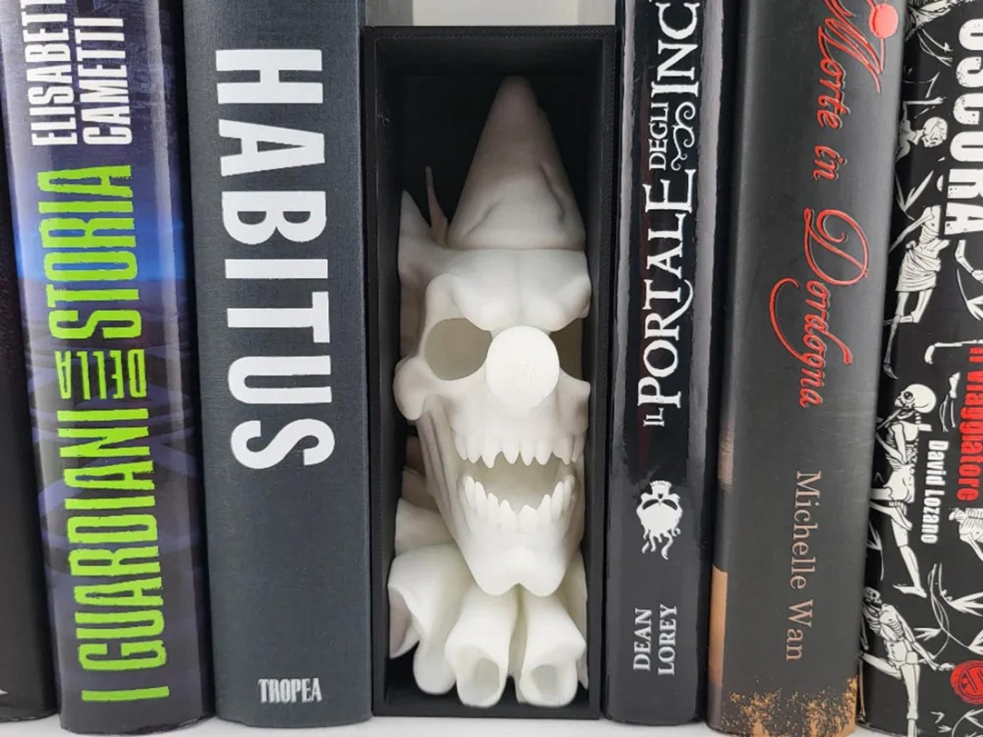 Creepy Clown Skull Book Nook - 3D Printed Horror Bookshelf Insert Unpainted
